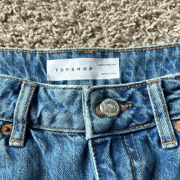 Top Shop distressed jean short. Size 4 - Picture 2 of 3